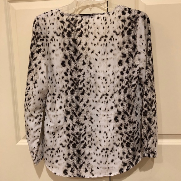 Animal print Button down blouse - Picture 2 of 3